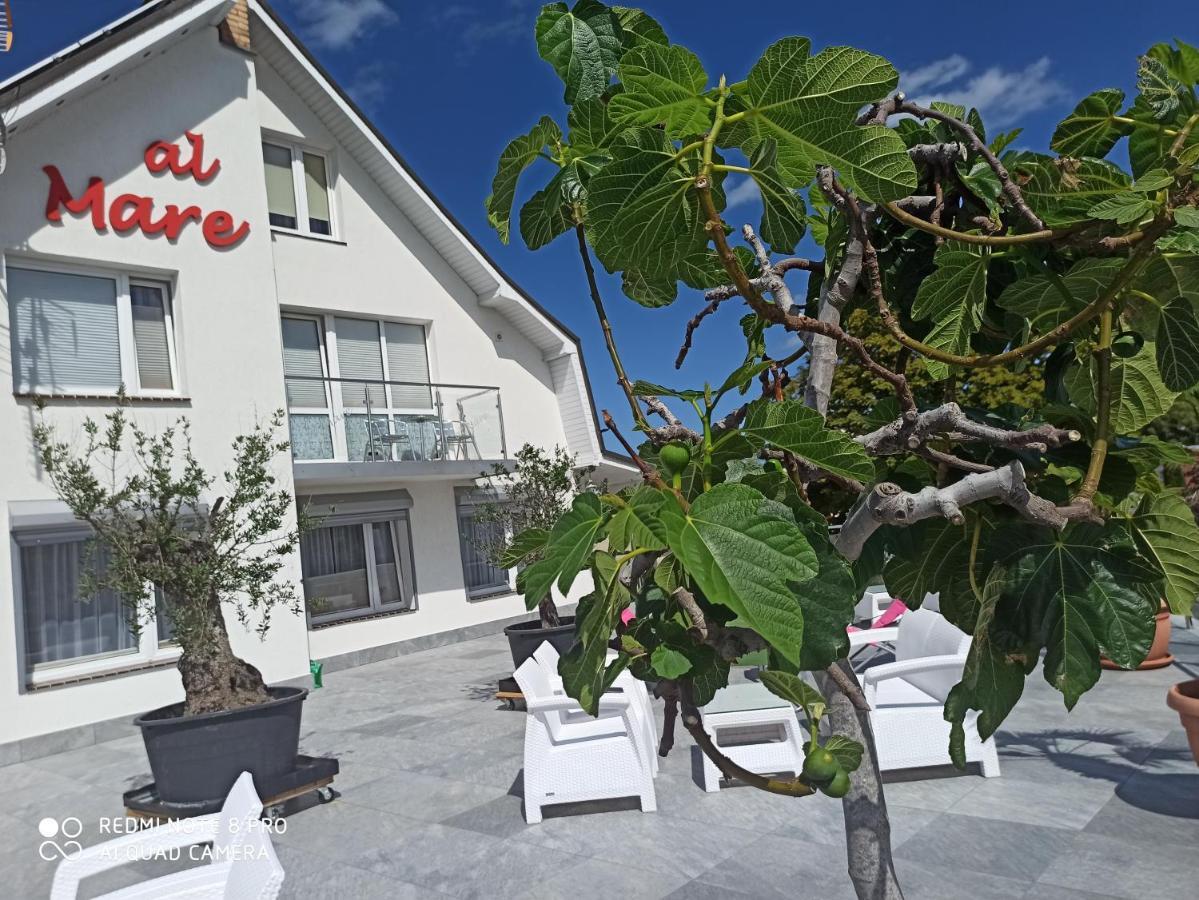 Al Mare-Villa Z Klimatyzacja Устроне-Морське Екстер'єр фото