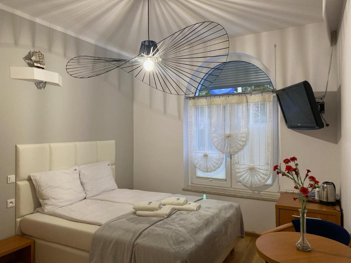 Al Mare-Villa Z Klimatyzacja Устроне-Морське Екстер'єр фото